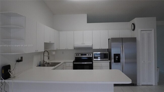 Foto del edificio - 14224 SW 23rd St