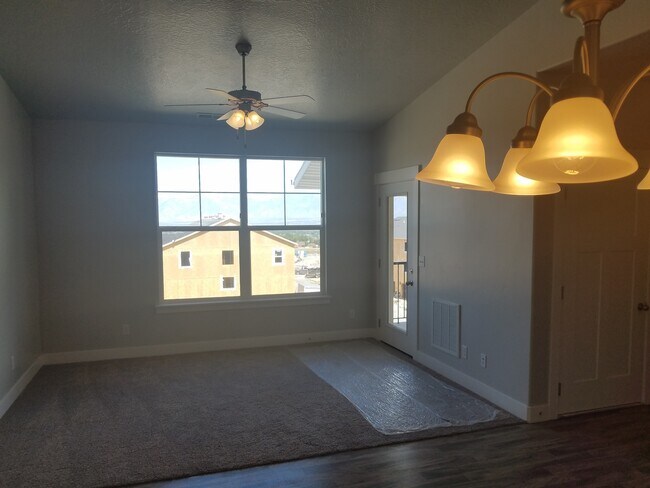 Building Photo - Great Herriman Condo Now Available