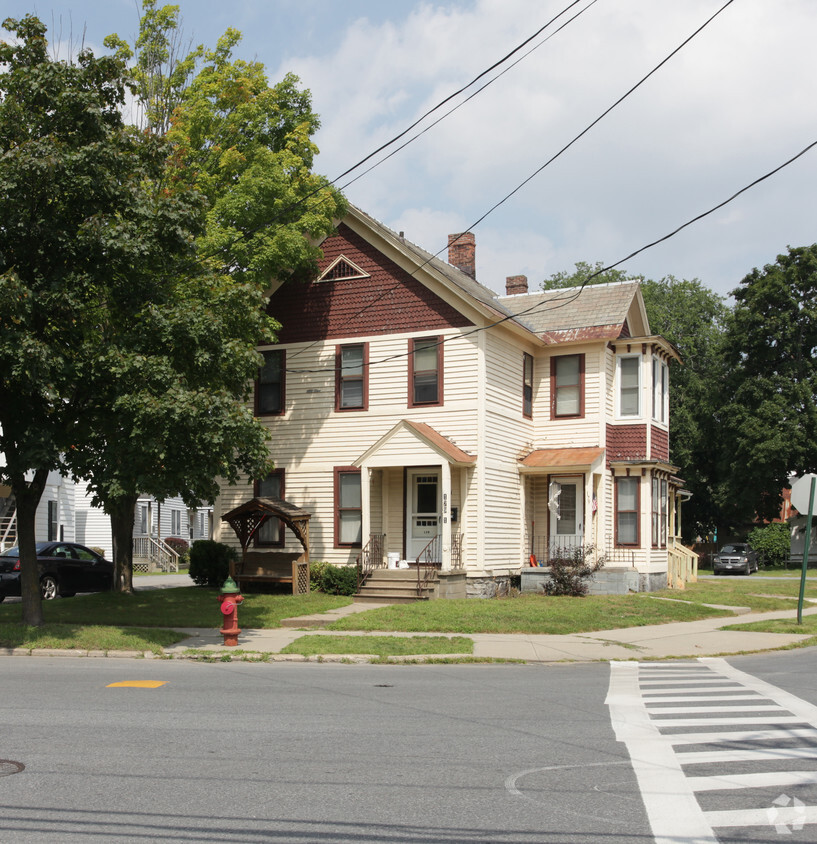 Primary Photo - 179 Main St