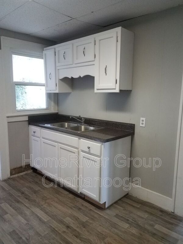 Building Photo - 3402 Montview Dr