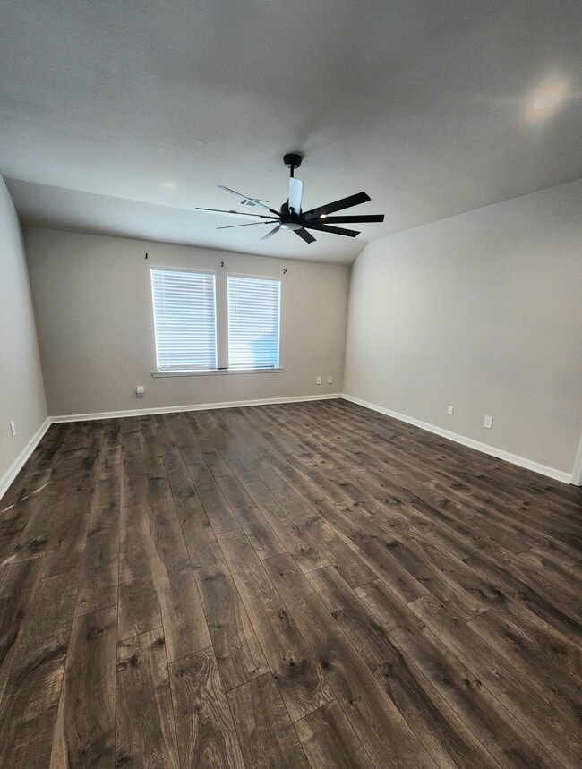 Building Photo - 876 Gold Finch Wy