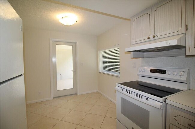 Foto del edificio - 450 SW 9th St
