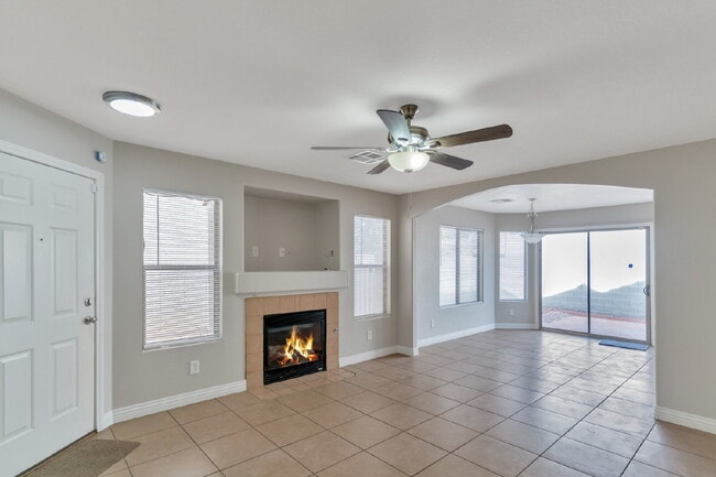 Foto del edificio - 9652 Brooks Lake Ave