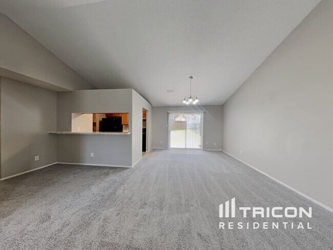 Foto del edificio - 3913 Big Leaf Ln