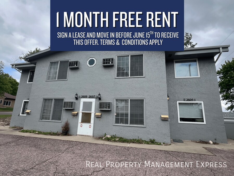 Primary Photo - 1 Month Free Rent; 2 Bedroom Apartment loc...