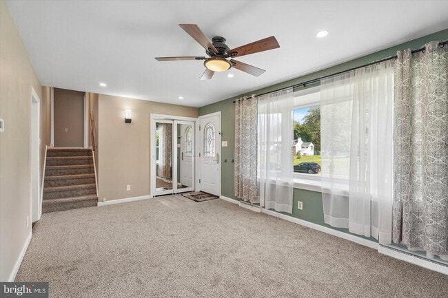 Building Photo - 2176 Meadowview Dr