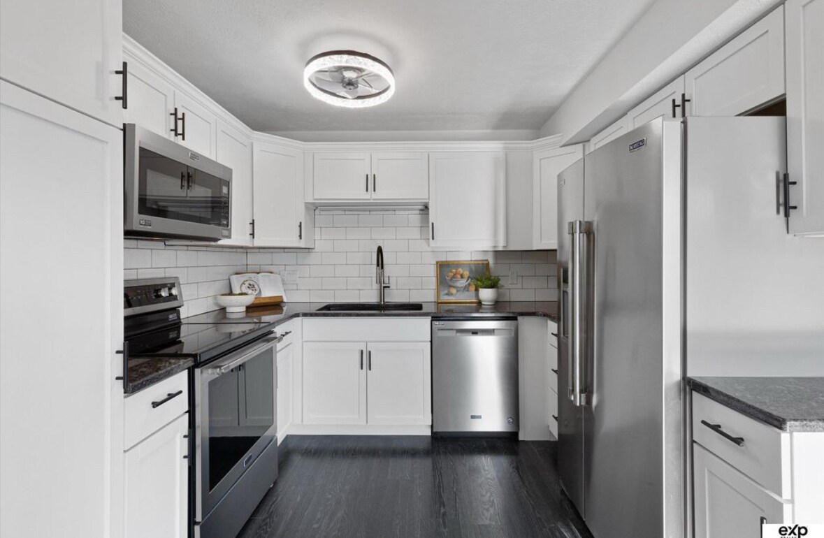 Photo - 12727 Woodcrest Plz (Omaha, NE)