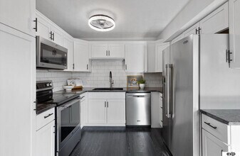 Building Photo - 12727 Woodcrest Plz