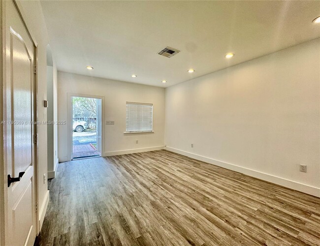 Foto del edificio - 14333 SW 125th Ct