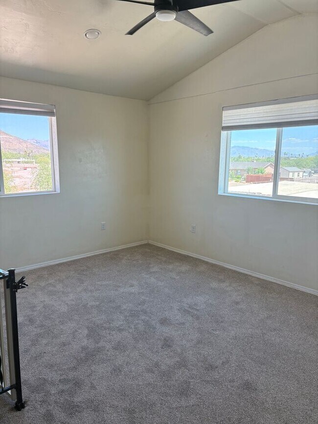 Foto del edificio - STUDIO AVAILABLE NOW!! ALL UTILITIES INCLUDED!!