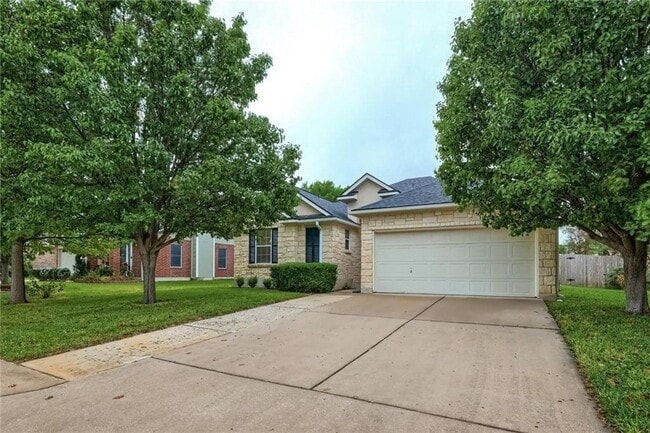 Building Photo - 805 Camino Real Dr
