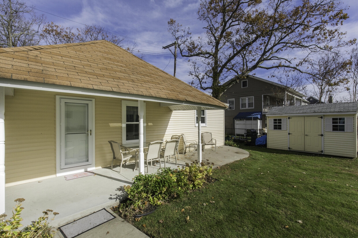 Foto principal - 304 Lareine Ave