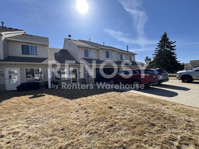 Building Photo - Available August 1 - huge townhome 2 bedroom 2 bath townhome in Shakopee!