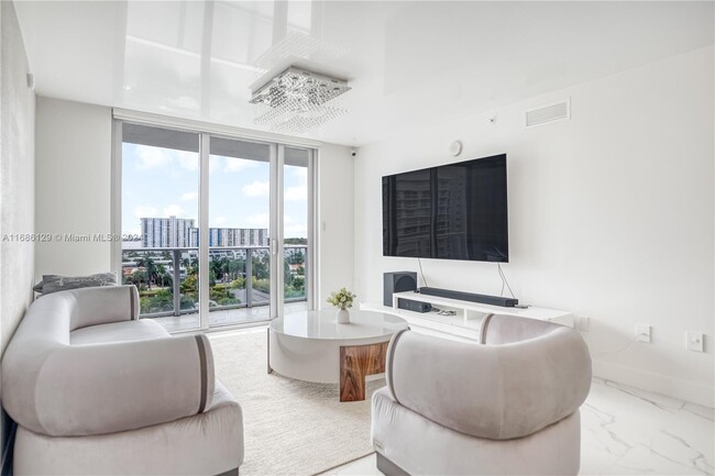 Foto del edificio - 330 Sunny Isles Blvd