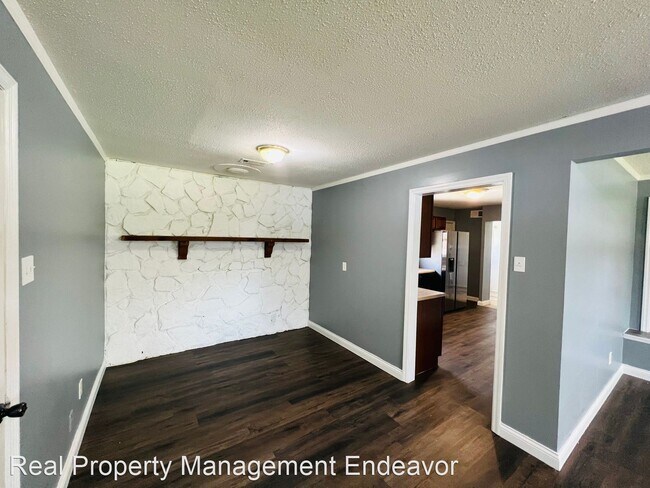 Building Photo - 3 br, 1.5 bath House - 501 Prince David Dr