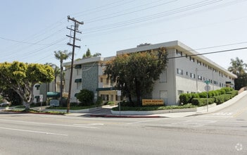 Building Photo - West View Apartments