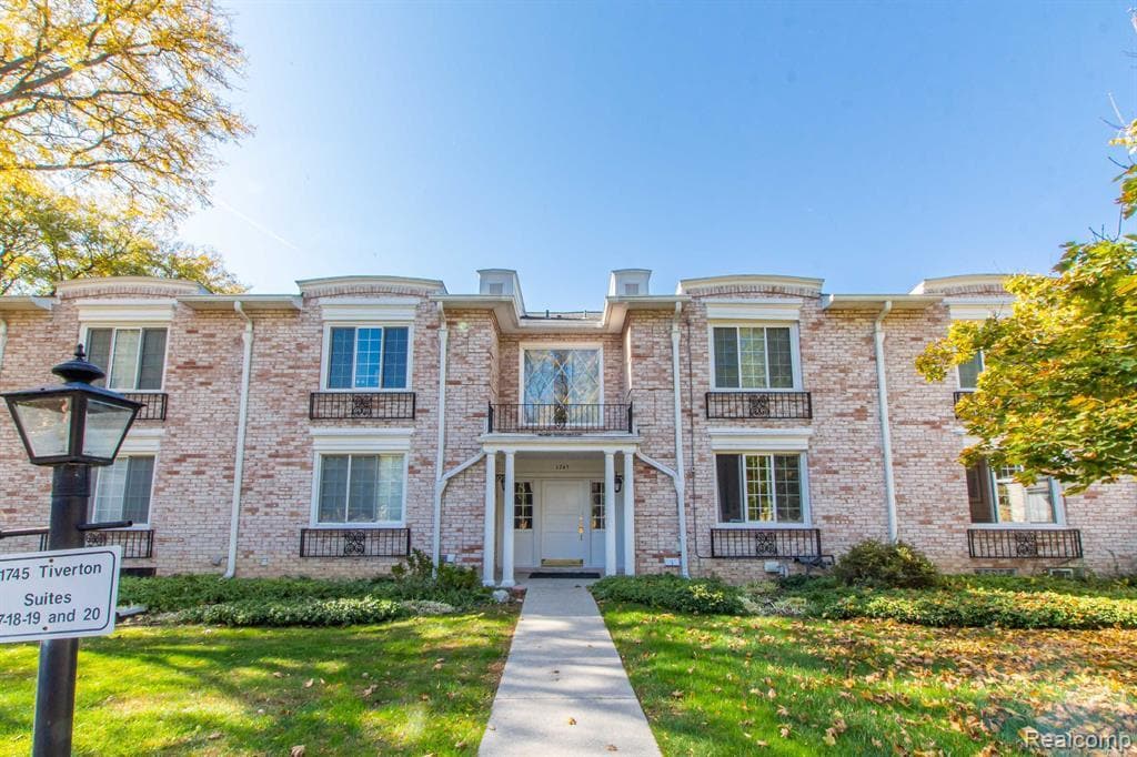 1745 Tiverton Rd Unit 18, Bloomfield Hills, MI 48304 Condo for Rent