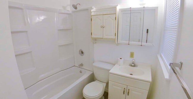 Foto del edificio - 820 Griffith Dr