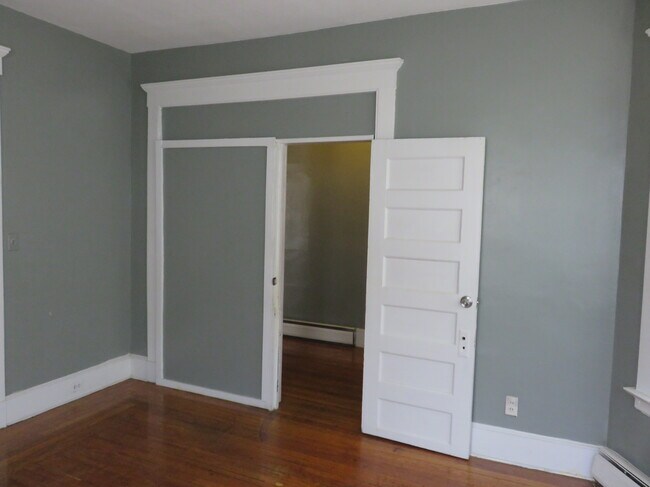 Building Photo - 379 Winthrop Ave