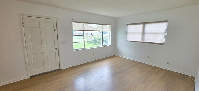 Foto del edificio - 410 S Oakwood Ave