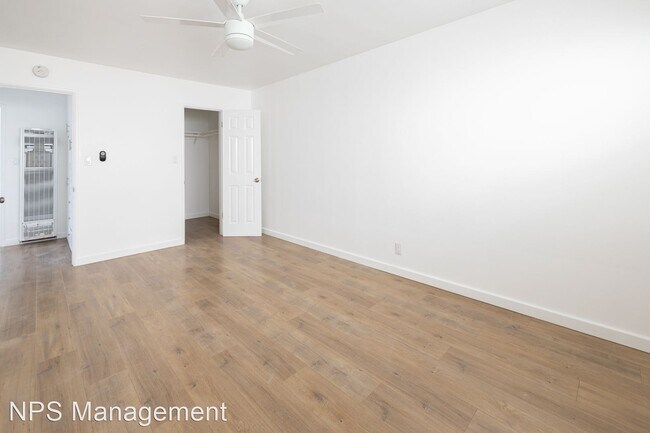 Building Photo - 2 br, 1 bath Apartment - 1521 E 2nd Street...