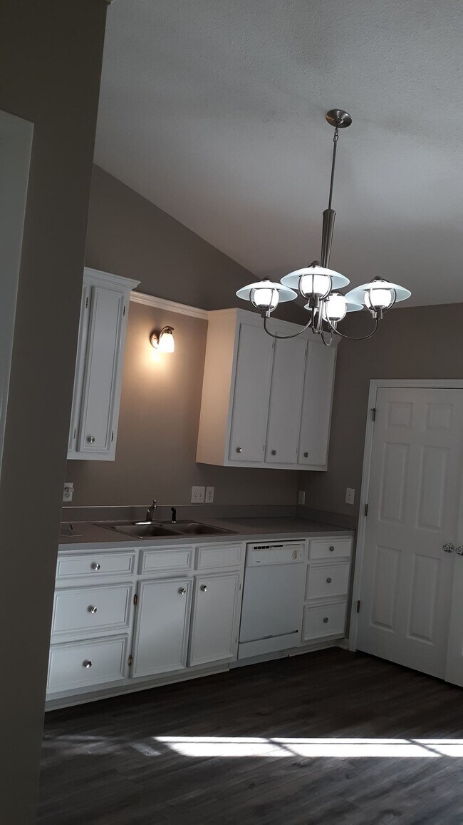 Building Photo - 3908 Elkin Ridge Dr