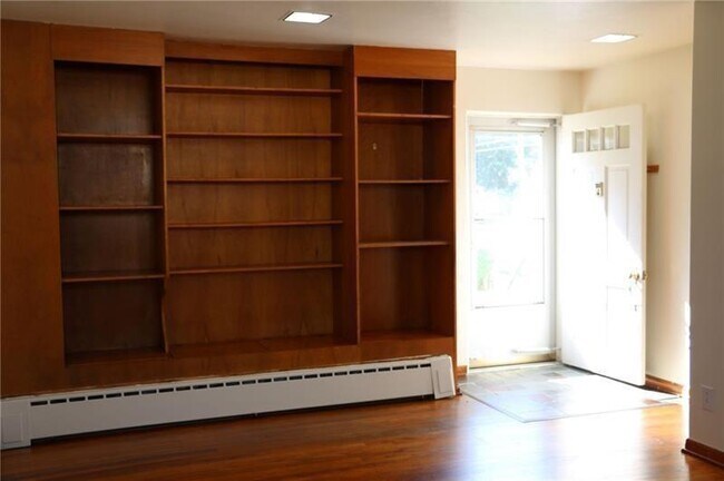 Foto del edificio - 1130 Summerlea Ave