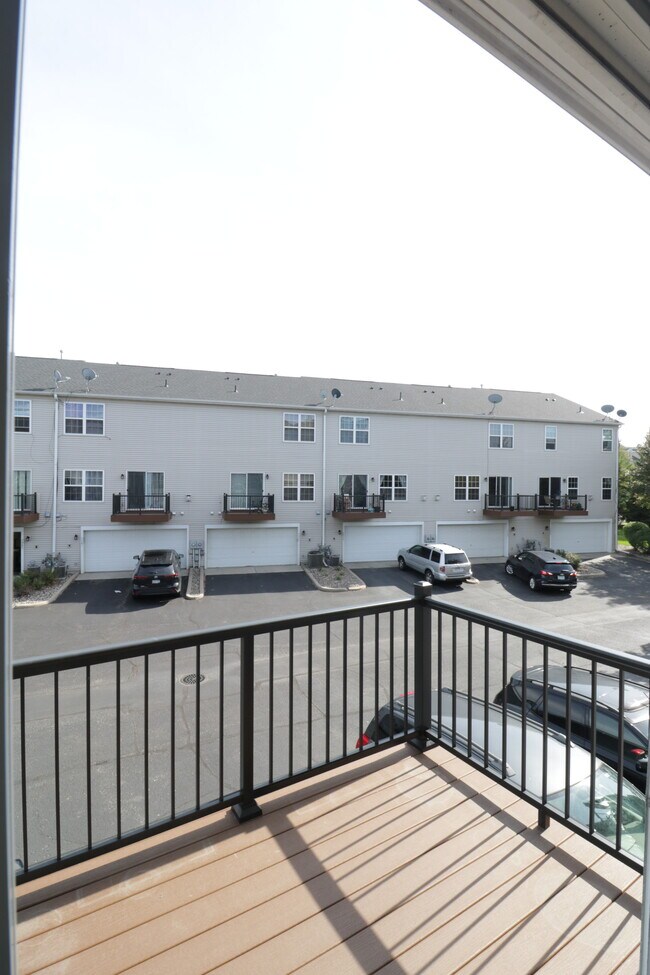 Foto del edificio - 7860 Old Carriage Ct