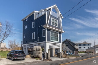 Building Photo - 1140 Fairfield Beach Rd