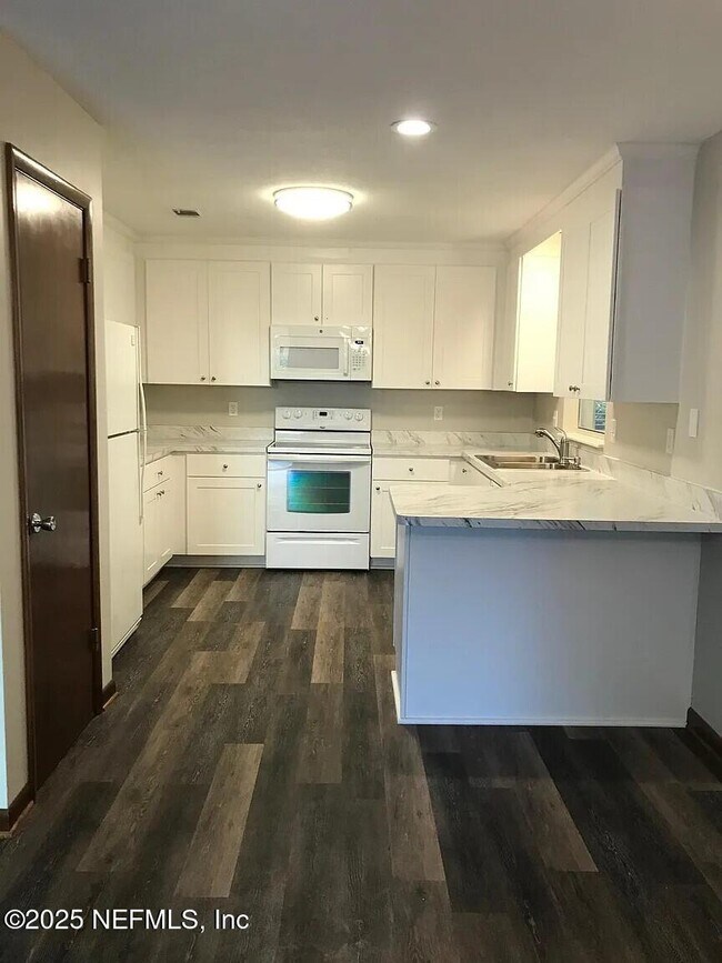 Building Photo - 3462 NW 35th Pl