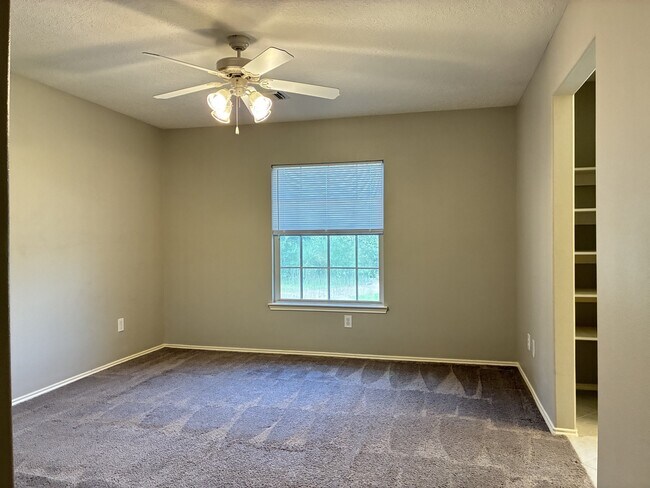 Foto del edificio - 12402 Ravens Chase Ln