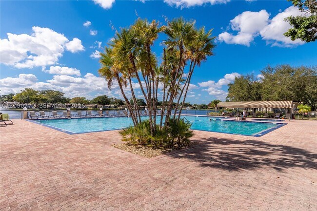 Foto del edificio - 505 Briarwood Cir