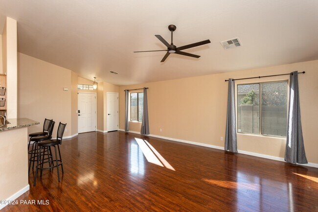 Foto del edificio - 7402 E Plateau Ridge Rd