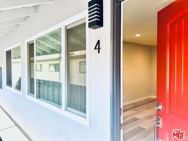 Building Photo - 1116 San Rafael Ave