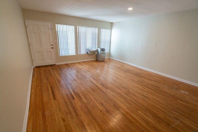 Interior Photo - 478 Landfair Ave