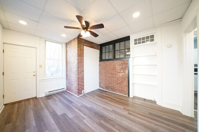 Foto del edificio - 402 N Church St