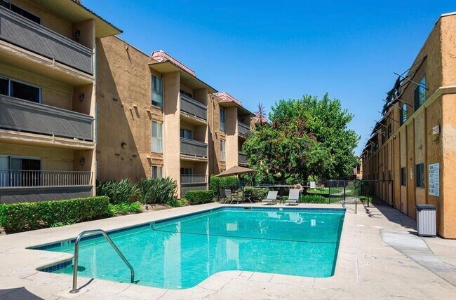 Foto del edificio - Impressive, 2 BD/2BA, condo available for ...