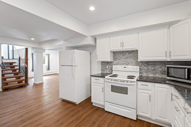 Photo - 6 W Brookside St Townhome