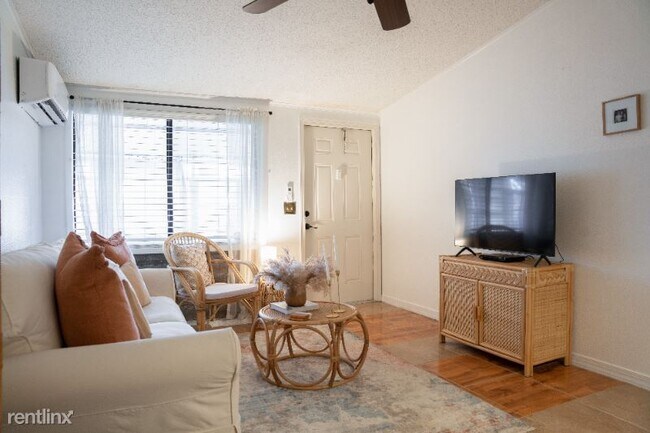 Foto del edificio - 1 br, 1 bath Condo - 533 7th Pl 533 Unit 533