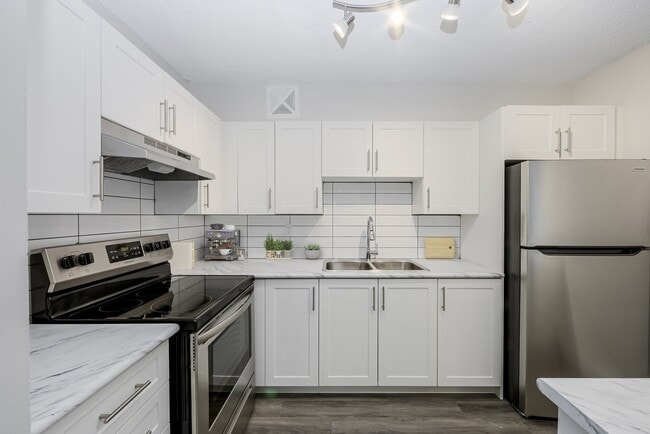 Building Photo - 300 Antibes Drive