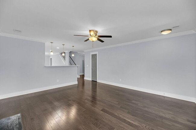 Foto del edificio - 2477 Melville Rd