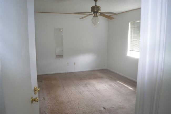 Building Photo - 1019 Heathfield Dr