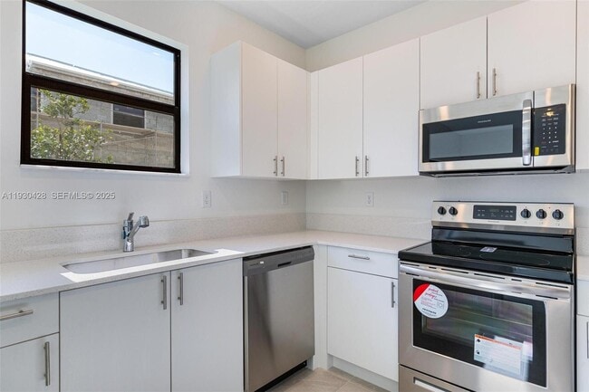 Building Photo - 23521 SW 129th Ave