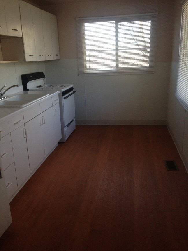 Building Photo - 281 N 700 W
