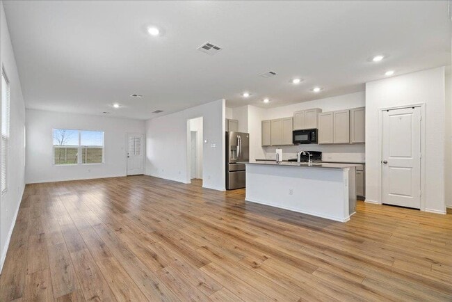 Building Photo - 206 Canley Lp