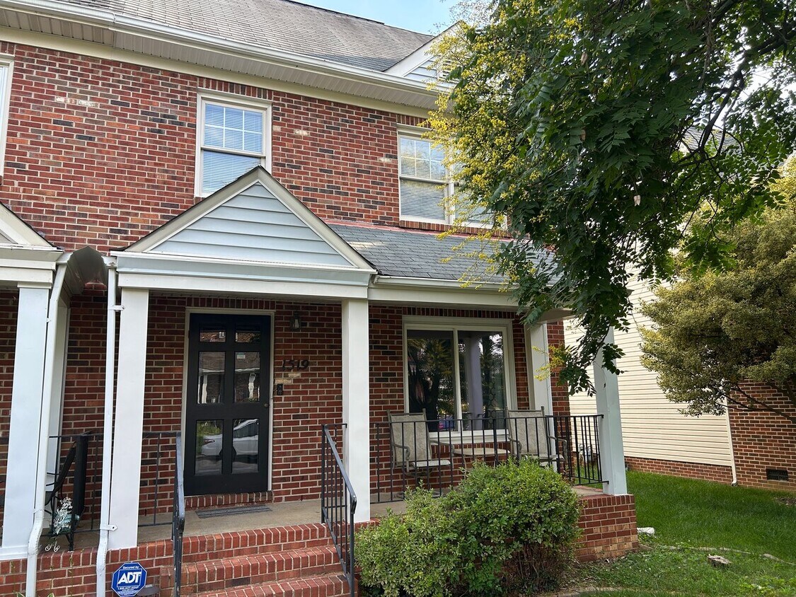 Foto principal - 1519 Lakeview Ave