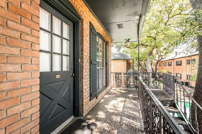 Photo - 6015 E University Blvd Apartment