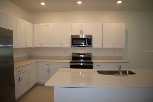 Building Photo - 3346 Lapis Lk Dr