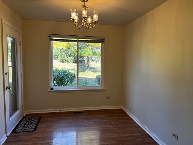 Foto del edificio - 215 Brett Cir