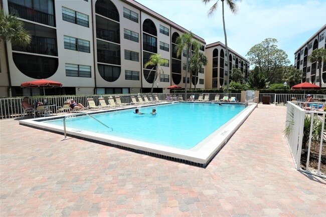 Foto del edificio - 1015 Anglers Cv